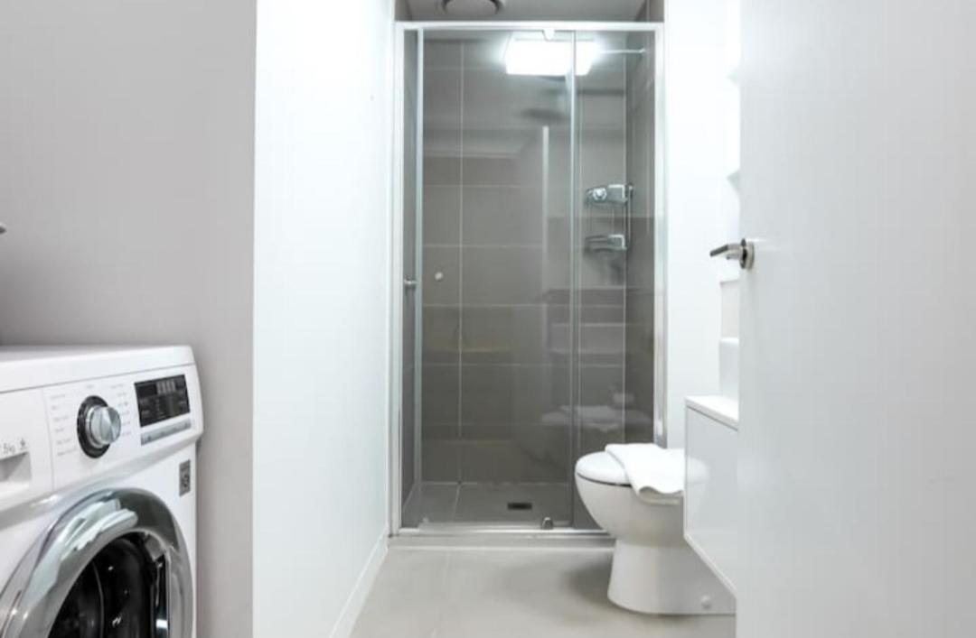 Апартаменты Easy Living One Bedder Gem Мельбурн Экстерьер фото