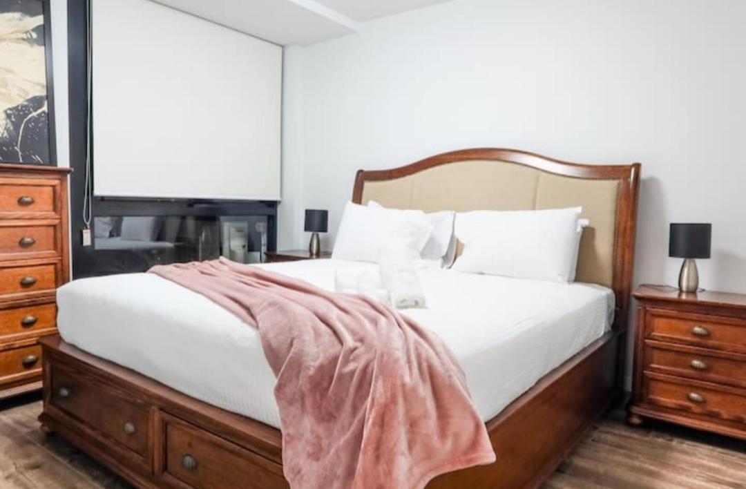 Апартаменты Easy Living One Bedder Gem Мельбурн Экстерьер фото