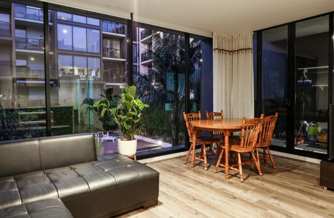 Апартаменты Easy Living One Bedder Gem Мельбурн Экстерьер фото